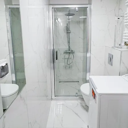 A2 - Prince Room - Warsaw City Haven - Two Shared Bathrooms Exterior photo