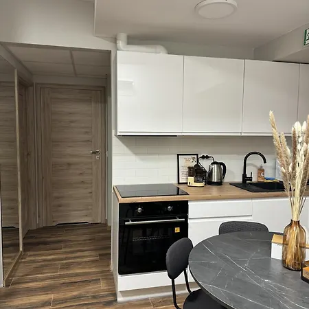 A2 - Prince Room - Warsaw City Haven - Two Shared Bathrooms Exterior photo